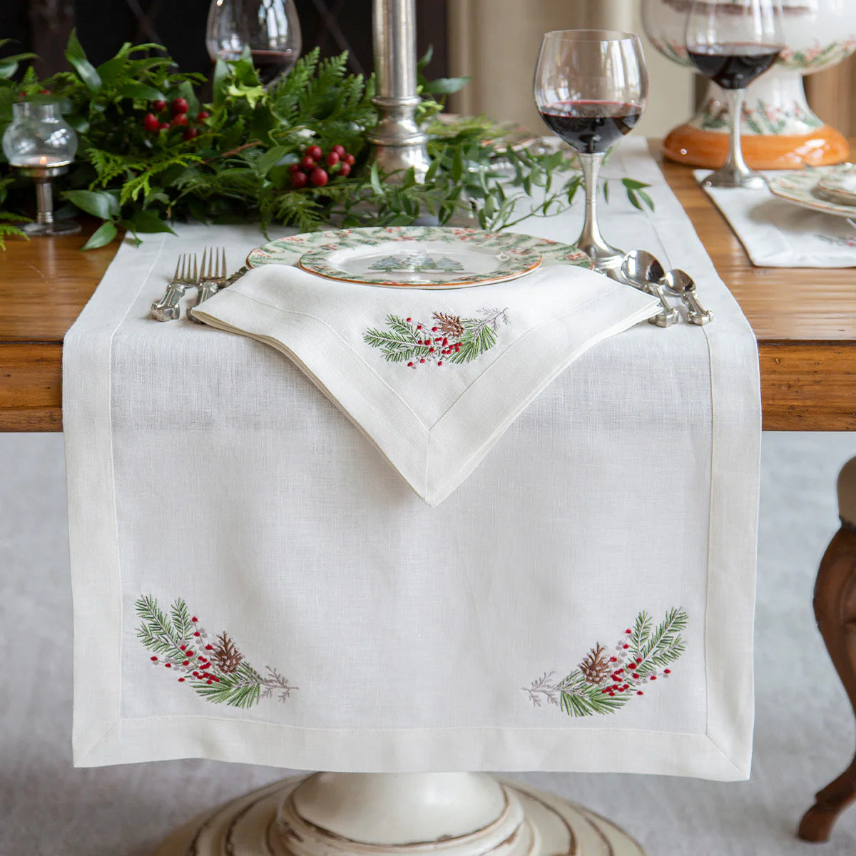Natale Table Runner 22'' x 90''