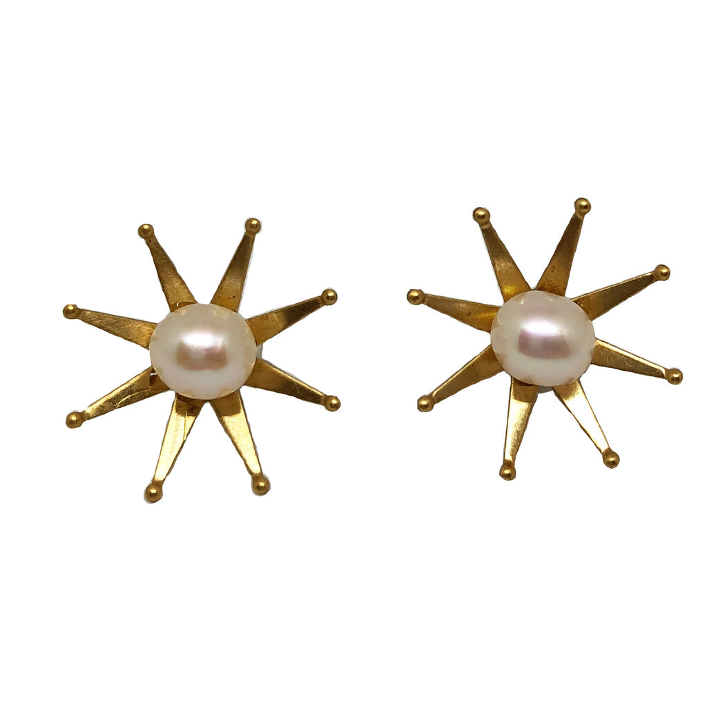 Starry Pearl Stud Earrings